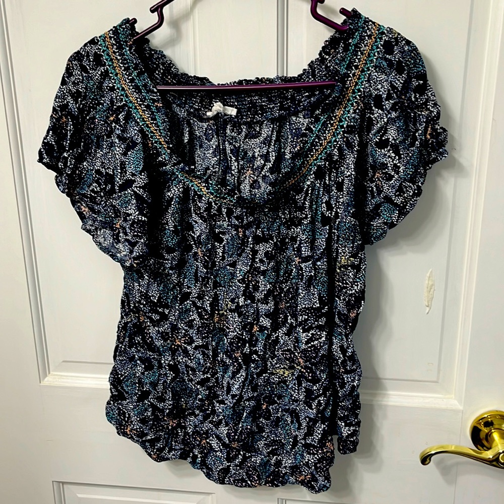 Maurices XL off shoulder. Super light, stretchy material.
